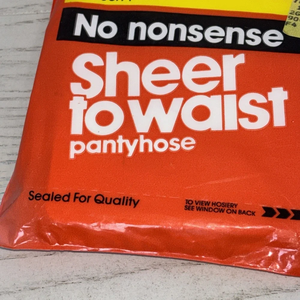 No Nonsense Sheer to Waist Pantyhose Vtg Sandalfoot OFF white Size Queen 1 M58
